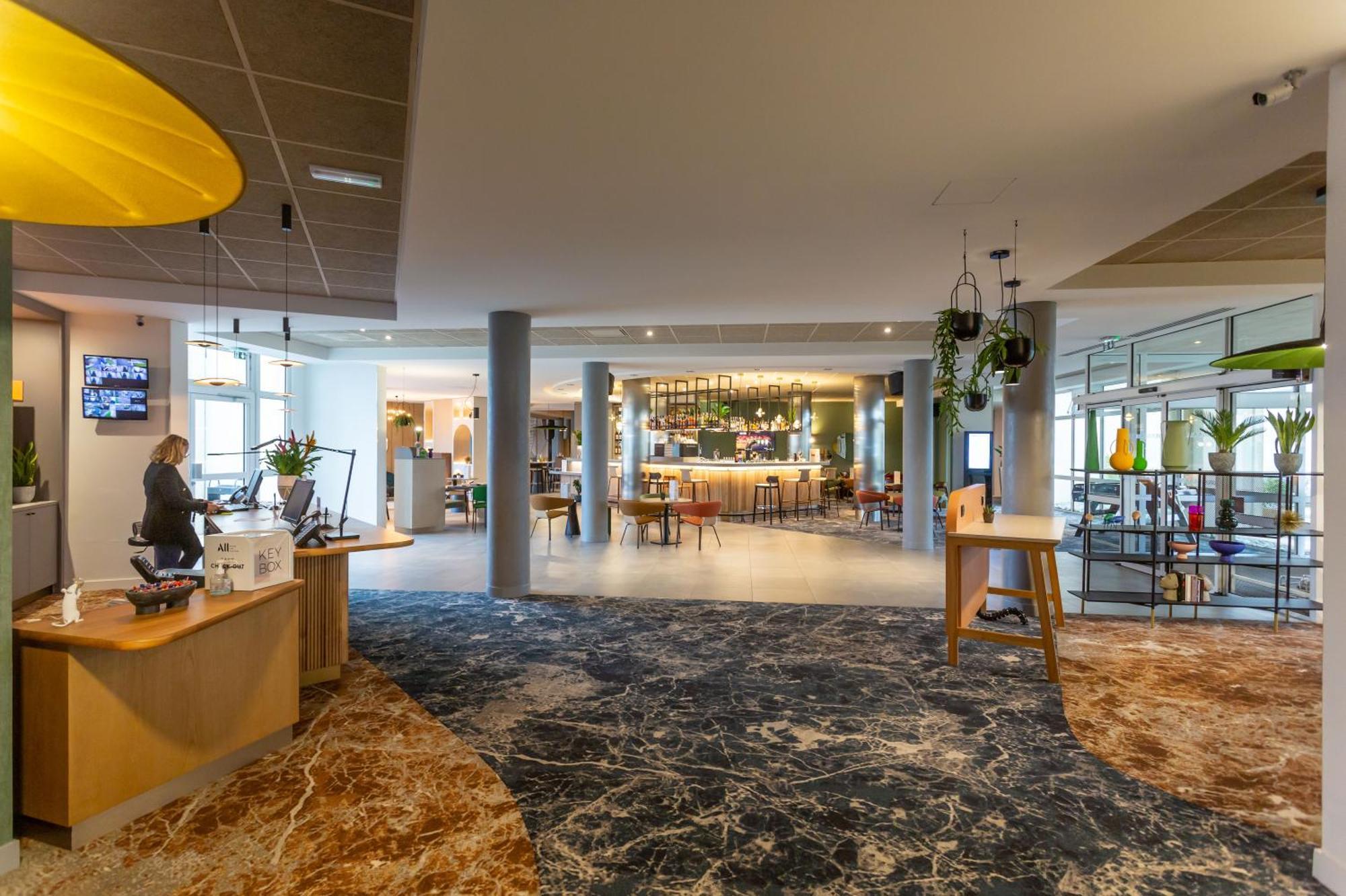 Novotel Бурж Экстерьер фото